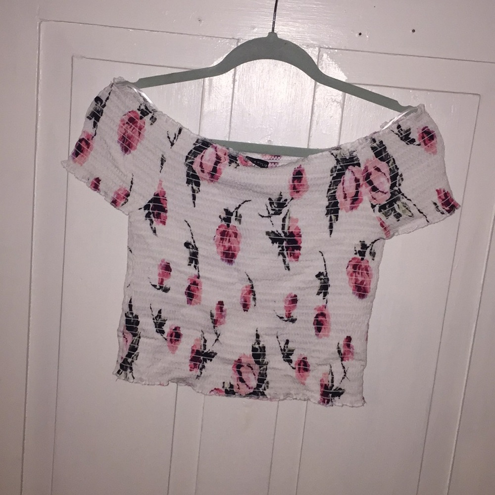 NWOT K&K floral crop top